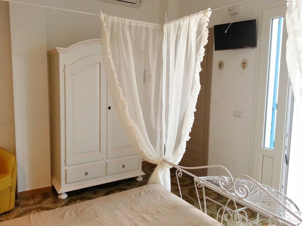 B&B Brezza Marina Torre Pali Szoba fotó